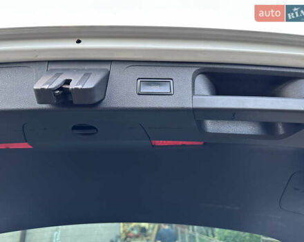 Белый Фольксваген Пассат, объемом двигателя 1.97 л и пробегом 243 тыс. км за 15550 $, фото 16 на Automoto.ua