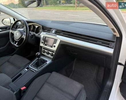 Белый Фольксваген Пассат, объемом двигателя 1.97 л и пробегом 292 тыс. км за 14000 $, фото 9 на Automoto.ua