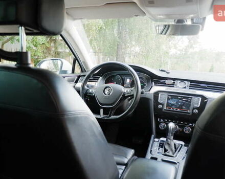 Белый Фольксваген Пассат, объемом двигателя 2 л и пробегом 280 тыс. км за 16400 $, фото 31 на Automoto.ua