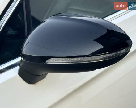 Білий Фольксваген Пассат, об'ємом двигуна 2 л та пробігом 215 тис. км за 16999 $, фото 26 на Automoto.ua