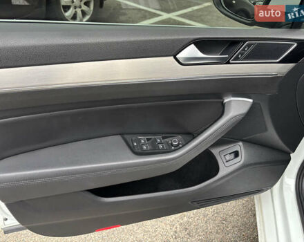 Белый Фольксваген Пассат, объемом двигателя 1.97 л и пробегом 246 тыс. км за 14999 $, фото 12 на Automoto.ua