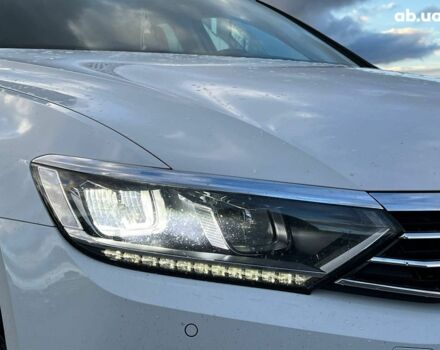 Белый Фольксваген Пассат, объемом двигателя 2 л и пробегом 316 тыс. км за 19480 $, фото 12 на Automoto.ua