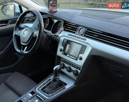 Білий Фольксваген Пассат, об'ємом двигуна 2 л та пробігом 237 тис. км за 13999 $, фото 68 на Automoto.ua