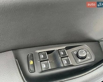 Фольксваген Пассат 2016 в Львове на Automoto.ua Белый Фольксваген Пассат, объемом двигателя 2 л и пробегом 316 тыс. км за 19480 $, фото 15 на Automoto.ua