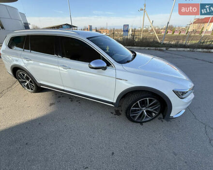 Белый Фольксваген Пассат, объемом двигателя 1.97 л и пробегом 195 тыс. км за 16999 $, фото 32 на Automoto.ua