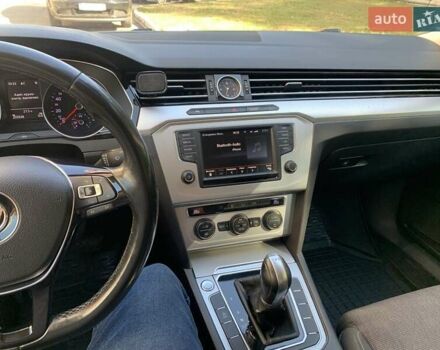 Белый Фольксваген Пассат, объемом двигателя 1.6 л и пробегом 255 тыс. км за 13700 $, фото 9 на Automoto.ua