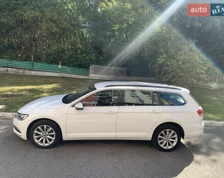 Белый Фольксваген Пассат, объемом двигателя 1.6 л и пробегом 255 тыс. км за 13700 $, фото 6 на Automoto.ua