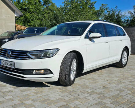 Белый Фольксваген Пассат, объемом двигателя 1.6 л и пробегом 248 тыс. км за 13600 $, фото 1 на Automoto.ua