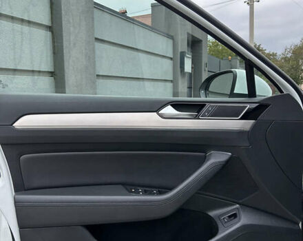 Белый Фольксваген Пассат, объемом двигателя 1.97 л и пробегом 254 тыс. км за 15500 $, фото 12 на Automoto.ua