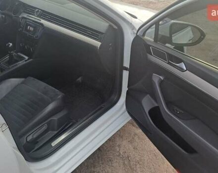 Белый Фольксваген Пассат, объемом двигателя 2 л и пробегом 282 тыс. км за 14700 $, фото 15 на Automoto.ua