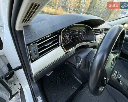 Белый Фольксваген Пассат, объемом двигателя 1.97 л и пробегом 195 тыс. км за 16999 $, фото 58 на Automoto.ua