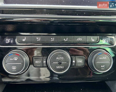 Фольксваген Пассат 2016 в Львове на Automoto.ua Белый Фольксваген Пассат, объемом двигателя 2 л и пробегом 316 тыс. км за 19480 $, фото 28 на Automoto.ua