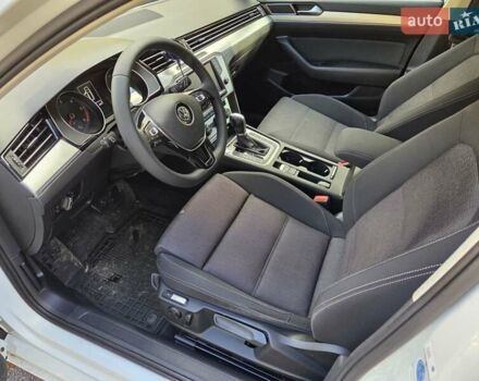 Белый Фольксваген Пассат, объемом двигателя 1.97 л и пробегом 345 тыс. км за 16900 $, фото 17 на Automoto.ua