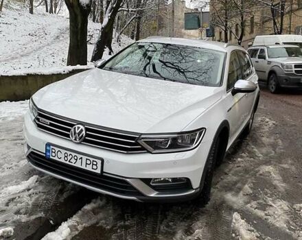 Белый Фольксваген Пассат, объемом двигателя 2 л и пробегом 205 тыс. км за 19800 $, фото 2 на Automoto.ua