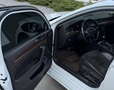 Белый Фольксваген Пассат, объемом двигателя 1.97 л и пробегом 256 тыс. км за 18000 $, фото 13 на Automoto.ua