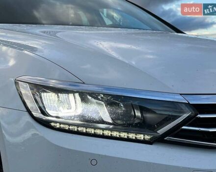 Фольксваген Пассат 2016 в Львове на Automoto.ua Белый Фольксваген Пассат, объемом двигателя 2 л и пробегом 316 тыс. км за 19480 $, фото 12 на Automoto.ua