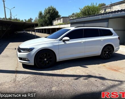 Білий Фольксваген Пассат, об'ємом двигуна 2 л та пробігом 210 тис. км за 15500 $, фото 1 на Automoto.ua
