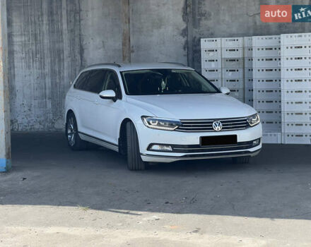 Белый Фольксваген Пассат, объемом двигателя 2 л и пробегом 330 тыс. км за 14500 $, фото 4 на Automoto.ua