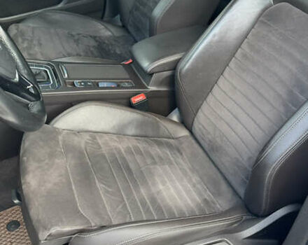 Белый Фольксваген Пассат, объемом двигателя 1.97 л и пробегом 256 тыс. км за 18000 $, фото 16 на Automoto.ua