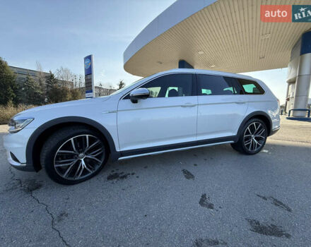 Белый Фольксваген Пассат, объемом двигателя 1.97 л и пробегом 195 тыс. км за 16999 $, фото 16 на Automoto.ua