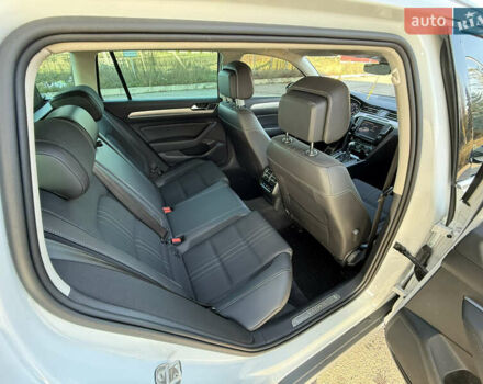 Белый Фольксваген Пассат, объемом двигателя 1.97 л и пробегом 195 тыс. км за 16999 $, фото 75 на Automoto.ua