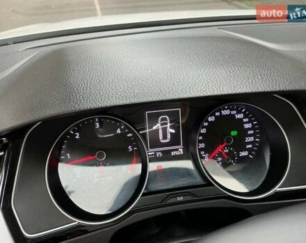 Белый Фольксваген Пассат, объемом двигателя 1.97 л и пробегом 268 тыс. км за 17000 $, фото 5 на Automoto.ua