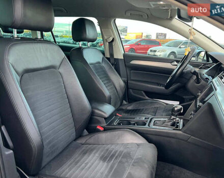 Фольксваген Пассат 2016 в Львове на Automoto.ua Белый Фольксваген Пассат, объемом двигателя 2 л и пробегом 316 тыс. км за 19480 $, фото 42 на Automoto.ua