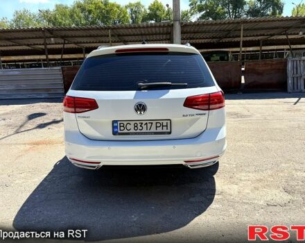Білий Фольксваген Пассат, об'ємом двигуна 2 л та пробігом 210 тис. км за 15500 $, фото 2 на Automoto.ua