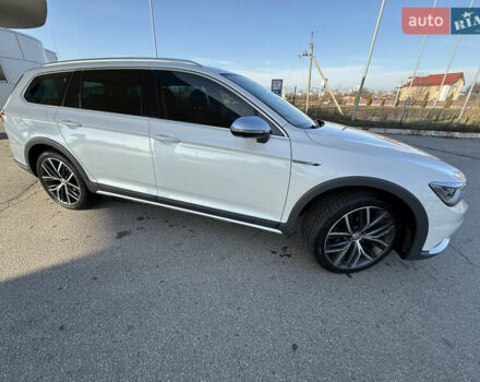 Белый Фольксваген Пассат, объемом двигателя 1.97 л и пробегом 195 тыс. км за 16999 $, фото 12 на Automoto.ua