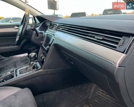 Фольксваген Пассат 2016 в Львове на Automoto.ua Белый Фольксваген Пассат, объемом двигателя 2 л и пробегом 316 тыс. км за 19480 $, фото 41 на Automoto.ua