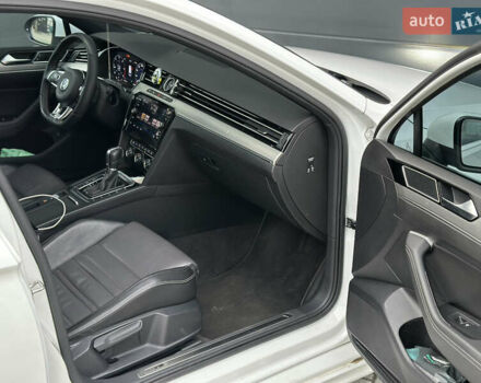 Белый Фольксваген Пассат, объемом двигателя 1.97 л и пробегом 290 тыс. км за 16666 $, фото 18 на Automoto.ua