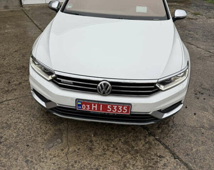 Белый Фольксваген Пассат, объемом двигателя 2 л и пробегом 169 тыс. км за 23999 $, фото 4 на Automoto.ua