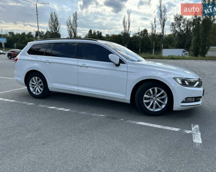 Білий Фольксваген Пассат, об'ємом двигуна 1.6 л та пробігом 214 тис. км за 14600 $, фото 4 на Automoto.ua