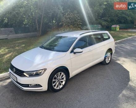 Белый Фольксваген Пассат, объемом двигателя 1.6 л и пробегом 255 тыс. км за 13700 $, фото 5 на Automoto.ua