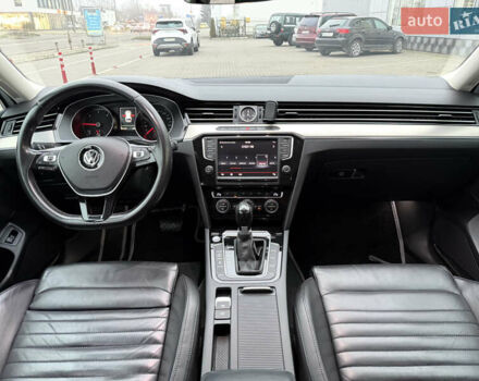 Белый Фольксваген Пассат, объемом двигателя 2 л и пробегом 300 тыс. км за 16200 $, фото 14 на Automoto.ua