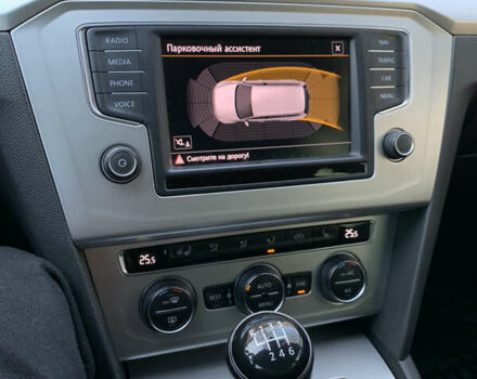 Білий Фольксваген Пассат, об'ємом двигуна 1.6 л та пробігом 214 тис. км за 14600 $, фото 11 на Automoto.ua