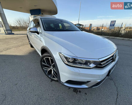 Белый Фольксваген Пассат, объемом двигателя 1.97 л и пробегом 195 тыс. км за 16999 $, фото 31 на Automoto.ua