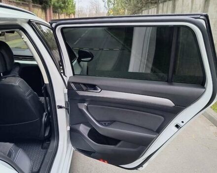 Белый Фольксваген Пассат, объемом двигателя 1.97 л и пробегом 268 тыс. км за 17000 $, фото 9 на Automoto.ua