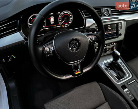 Білий Фольксваген Пассат, об'ємом двигуна 2 л та пробігом 336 тис. км за 14800 $, фото 70 на Automoto.ua