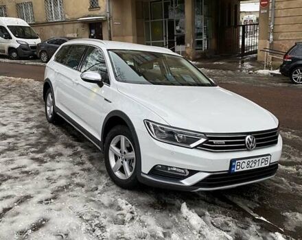 Белый Фольксваген Пассат, объемом двигателя 2 л и пробегом 205 тыс. км за 19800 $, фото 1 на Automoto.ua