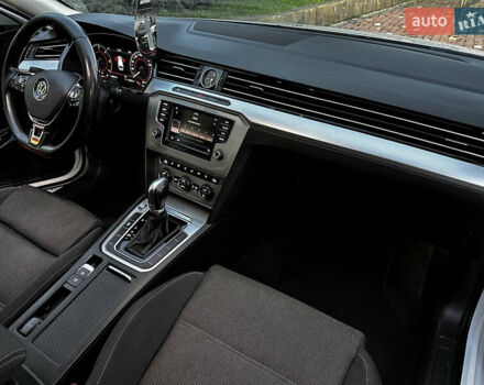 Білий Фольксваген Пассат, об'ємом двигуна 2 л та пробігом 336 тис. км за 14800 $, фото 73 на Automoto.ua