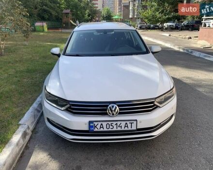 Белый Фольксваген Пассат, объемом двигателя 1.6 л и пробегом 255 тыс. км за 13700 $, фото 1 на Automoto.ua