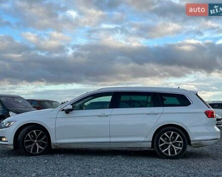 Фольксваген Пассат 2016 в Львове на Automoto.ua Белый Фольксваген Пассат, объемом двигателя 2 л и пробегом 316 тыс. км за 19480 $, фото 3 на Automoto.ua
