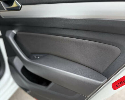 Белый Фольксваген Пассат, объемом двигателя 1.97 л и пробегом 308 тыс. км за 14999 $, фото 20 на Automoto.ua