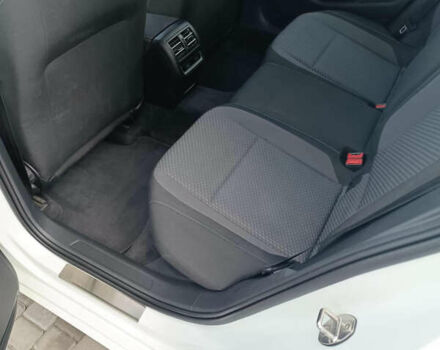 Білий Фольксваген Пассат, об'ємом двигуна 1.6 л та пробігом 207 тис. км за 13600 $, фото 4 на Automoto.ua