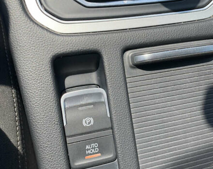 Білий Фольксваген Пассат, об'ємом двигуна 1.6 л та пробігом 214 тис. км за 14600 $, фото 14 на Automoto.ua