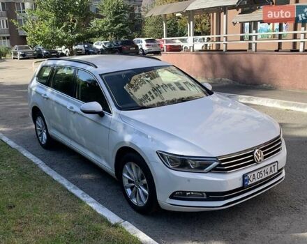 Белый Фольксваген Пассат, объемом двигателя 1.6 л и пробегом 255 тыс. км за 13700 $, фото 4 на Automoto.ua