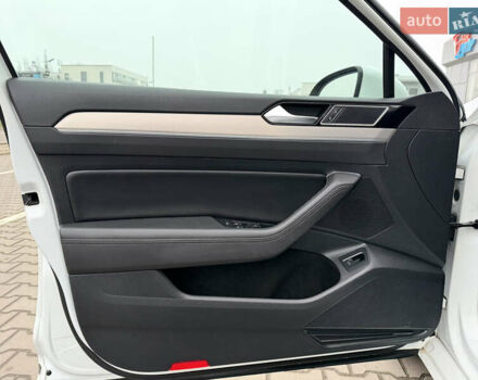 Белый Фольксваген Пассат, объемом двигателя 2 л и пробегом 300 тыс. км за 16200 $, фото 28 на Automoto.ua