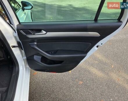 Белый Фольксваген Пассат, объемом двигателя 1.97 л и пробегом 345 тыс. км за 16900 $, фото 3 на Automoto.ua