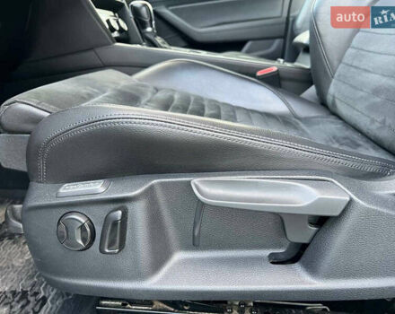 Фольксваген Пассат 2016 в Львове на Automoto.ua Белый Фольксваген Пассат, объемом двигателя 2 л и пробегом 316 тыс. км за 19480 $, фото 19 на Automoto.ua